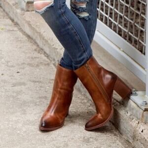 Diba True supple leather Tall Toes boots Brown‎ Size 8